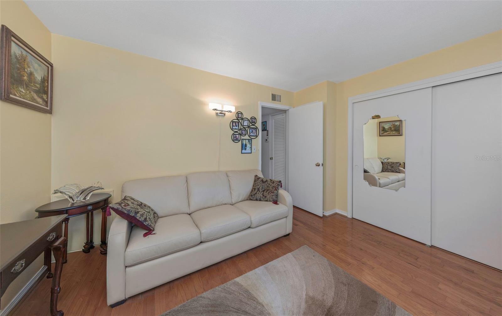 LES CHATEAUX CONDO - Residential