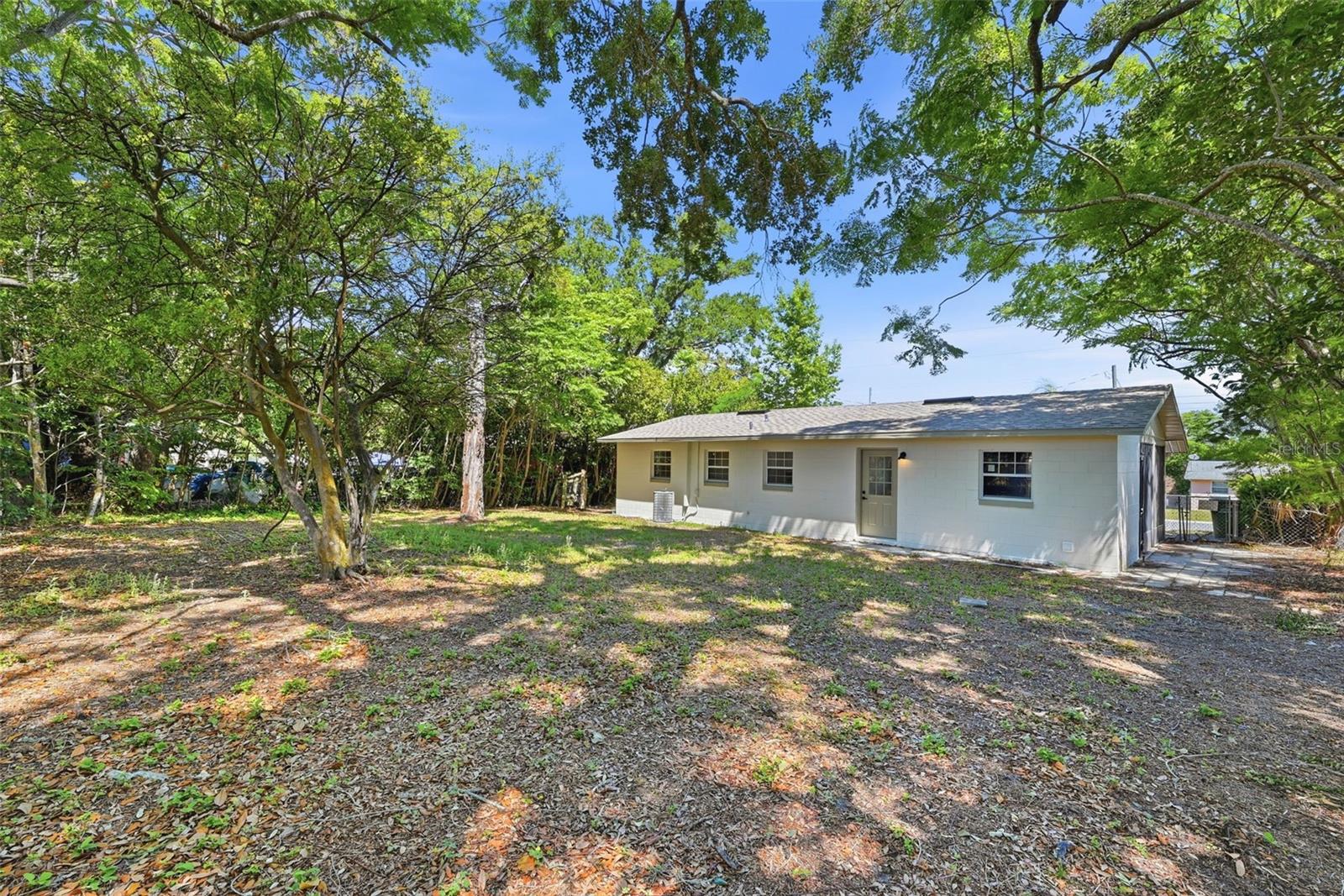 LEESBURG WOODLAND PARK - Residential