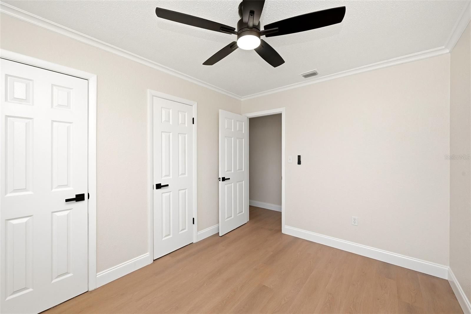 LEESBURG WOODLAND PARK - Residential