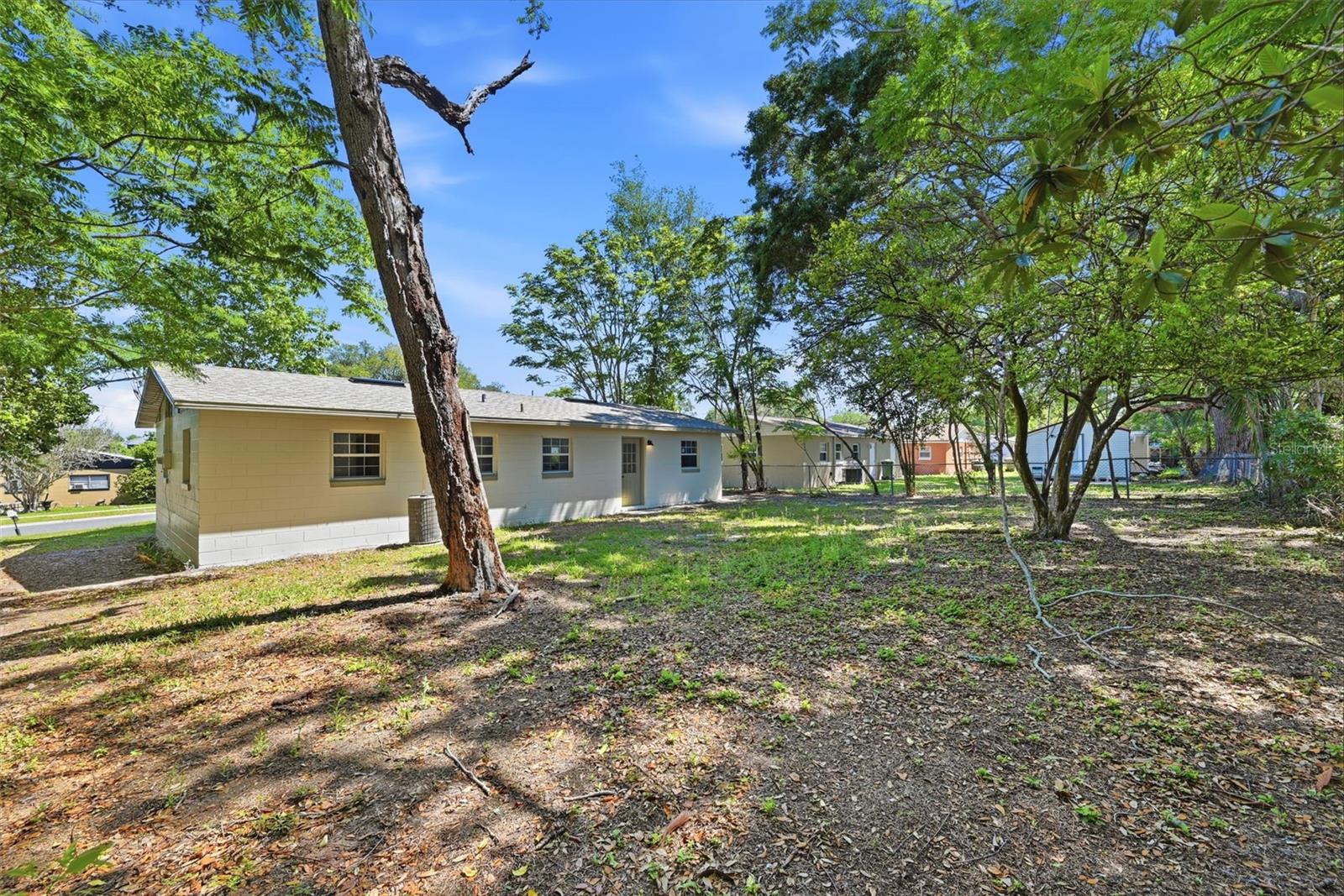 LEESBURG WOODLAND PARK - Residential