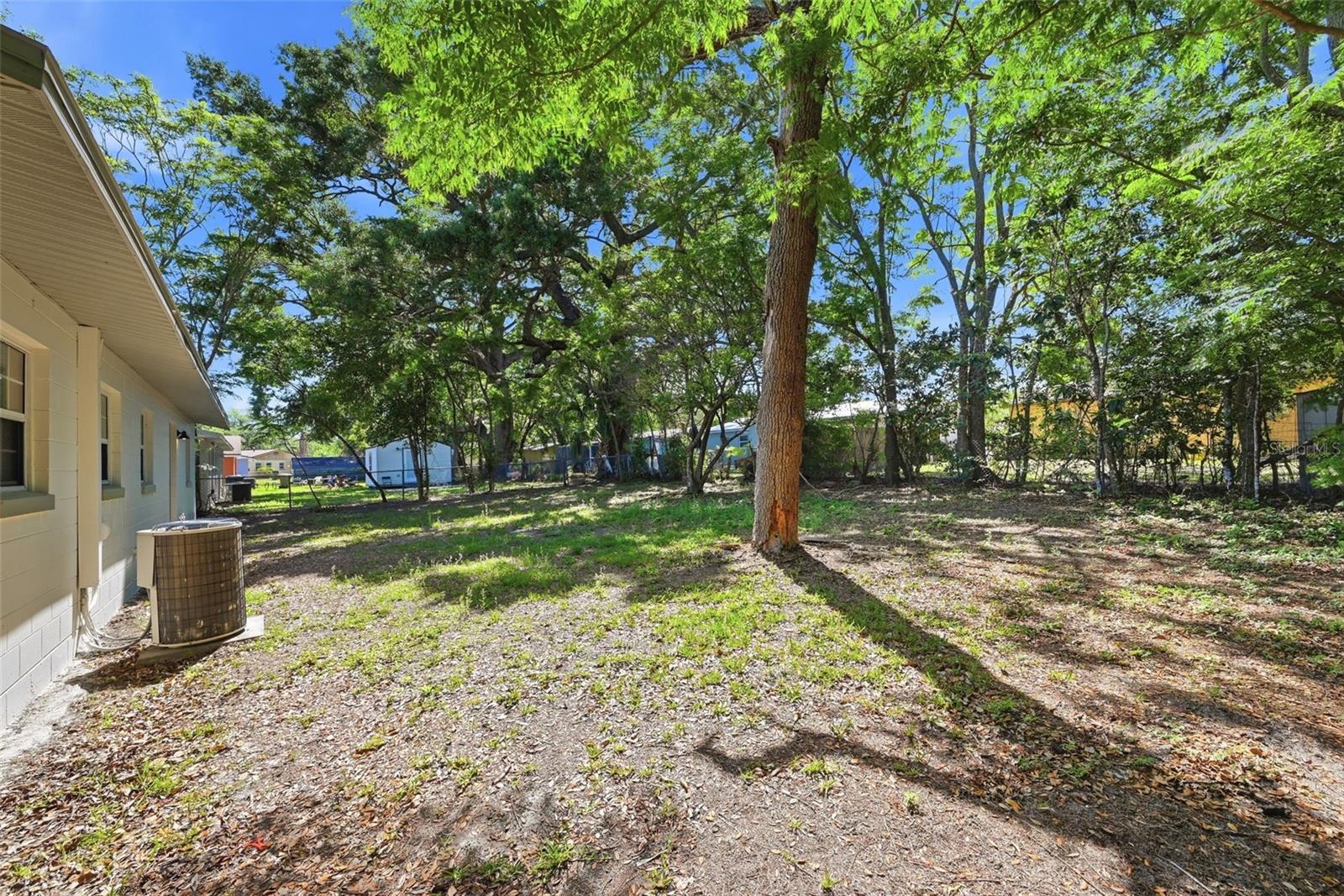 LEESBURG WOODLAND PARK - Residential