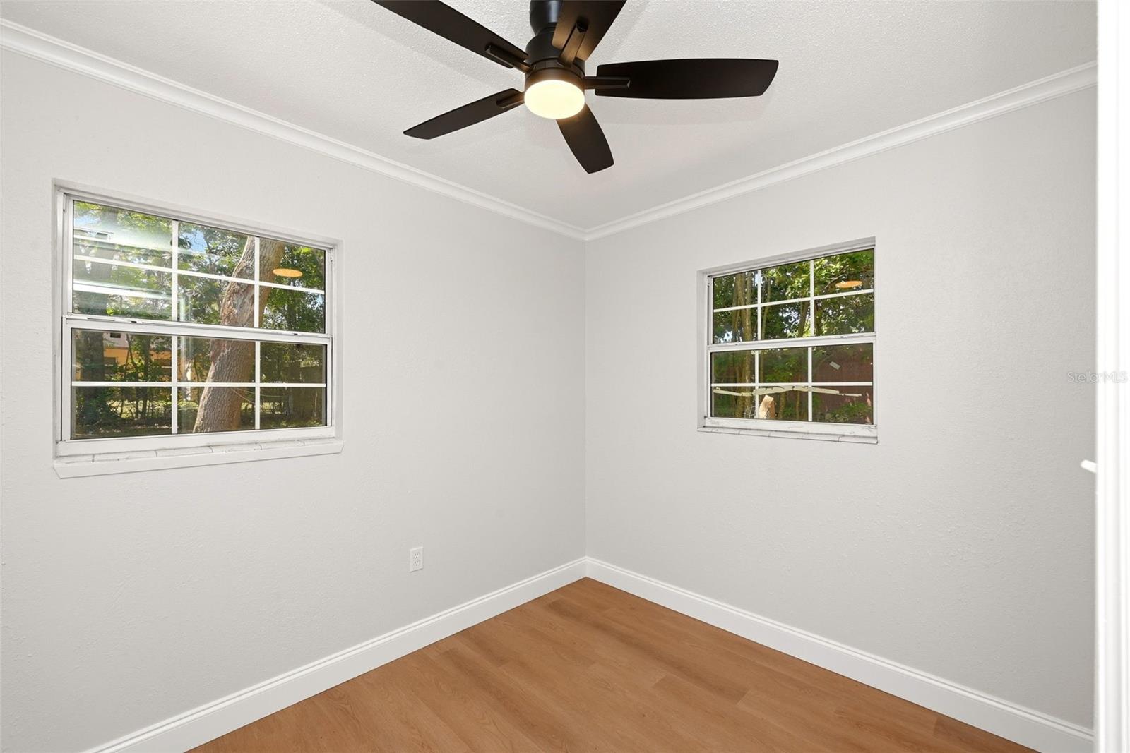 LEESBURG WOODLAND PARK - Residential