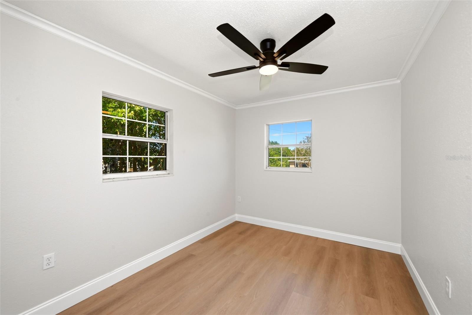 LEESBURG WOODLAND PARK - Residential