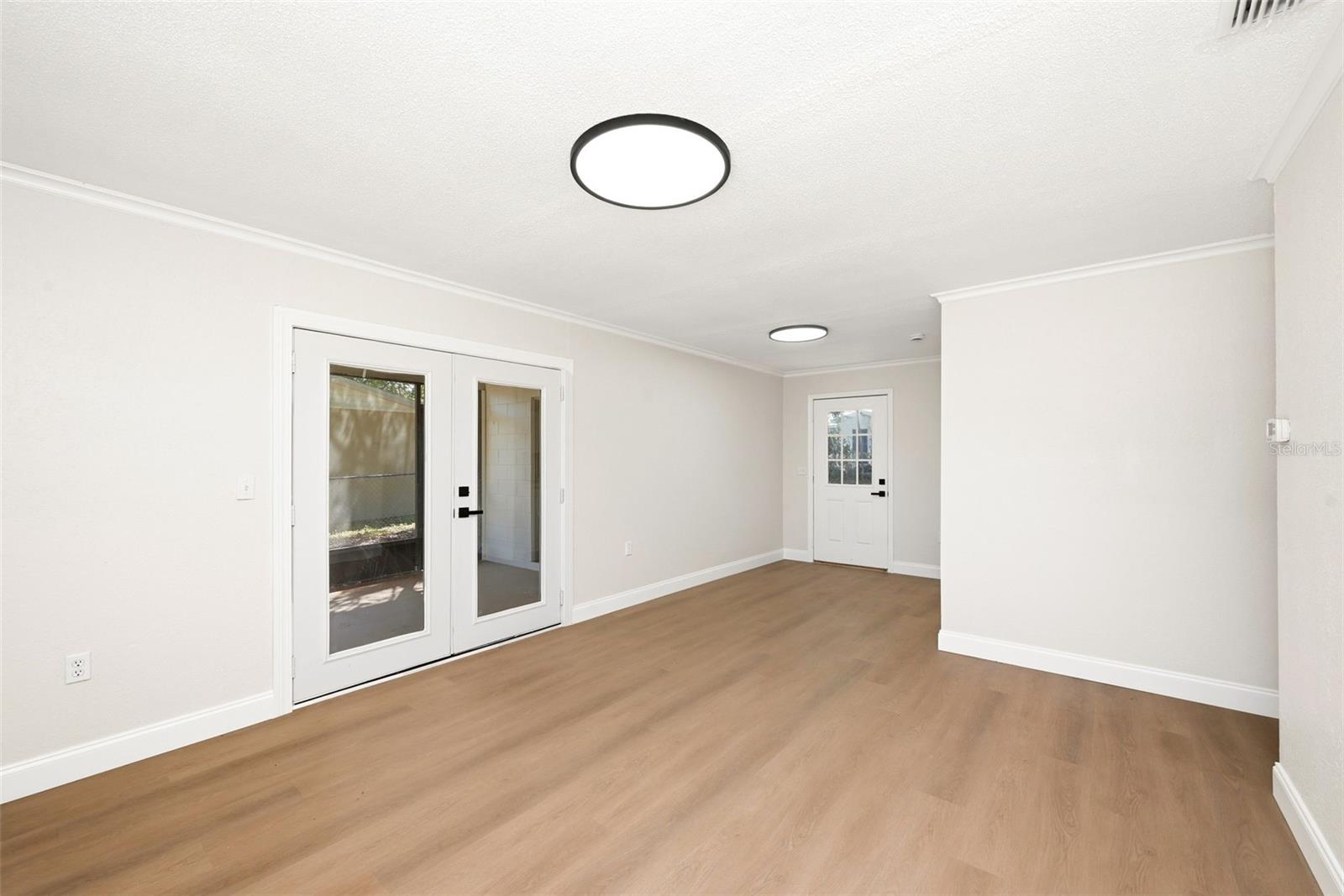 LEESBURG WOODLAND PARK - Residential