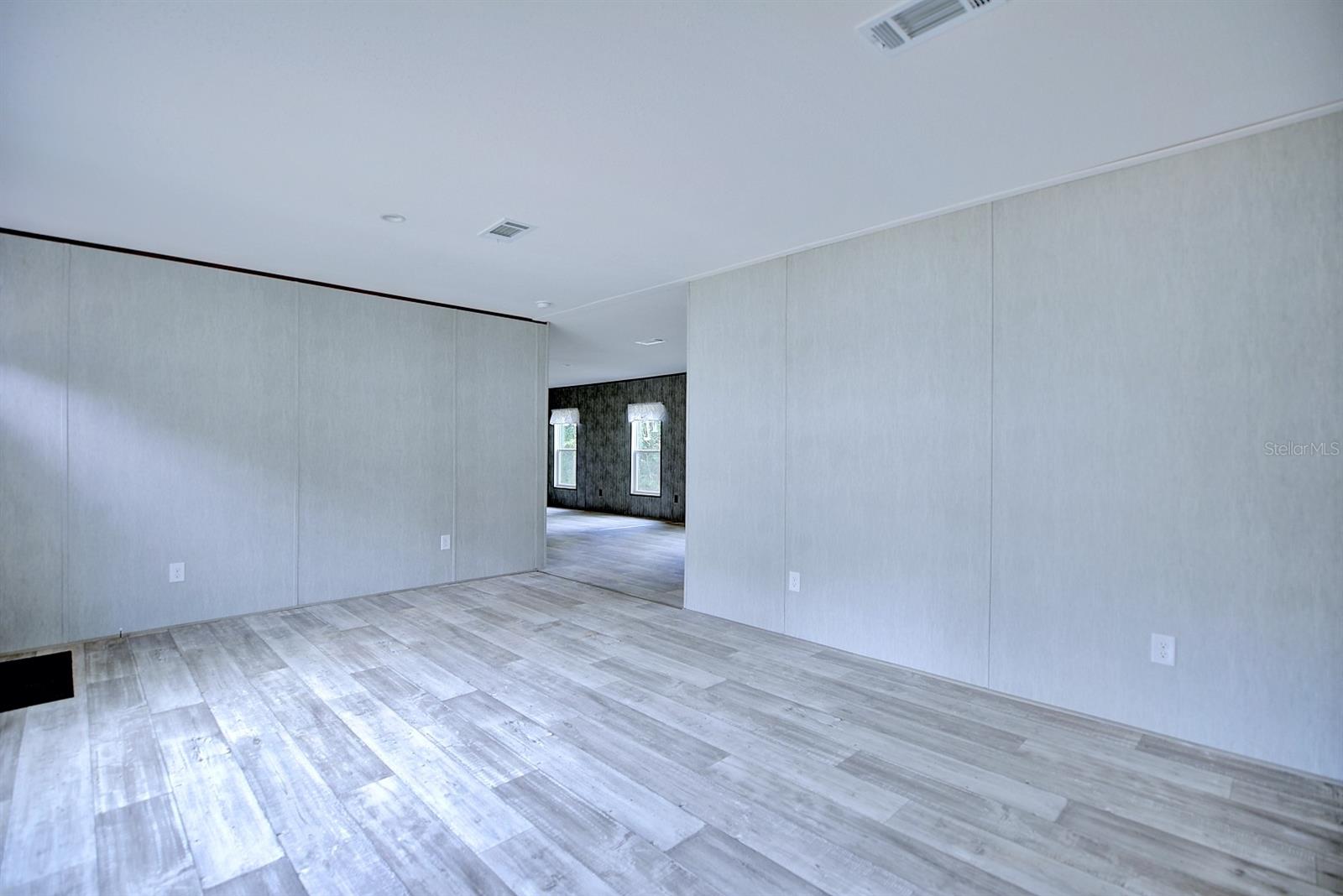CONCORDIA PARK 01 - Residential Lease