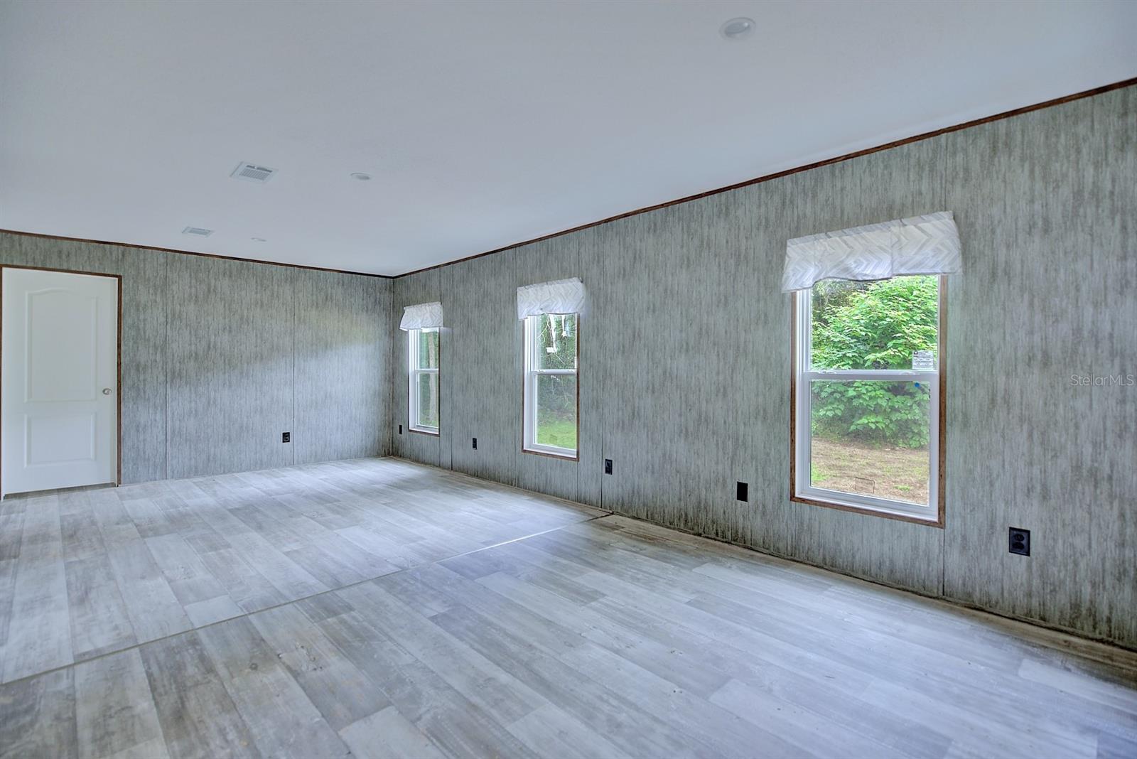 CONCORDIA PARK 01 - Residential Lease