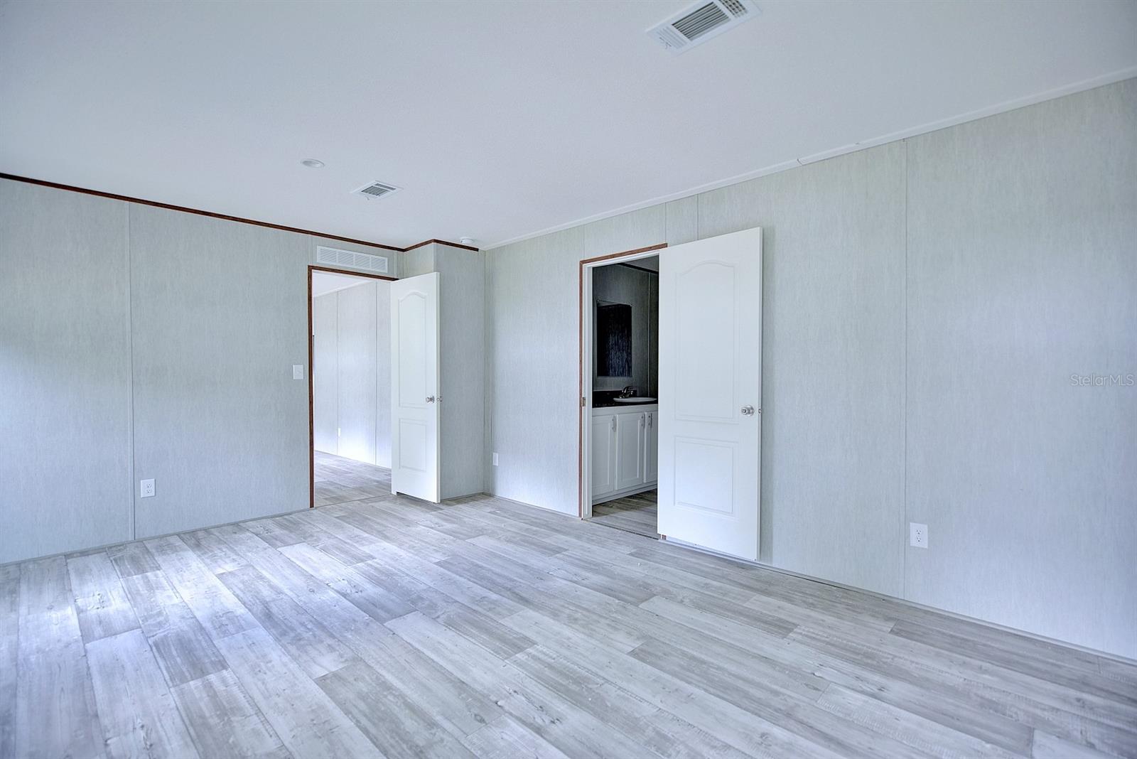 CONCORDIA PARK 01 - Residential Lease