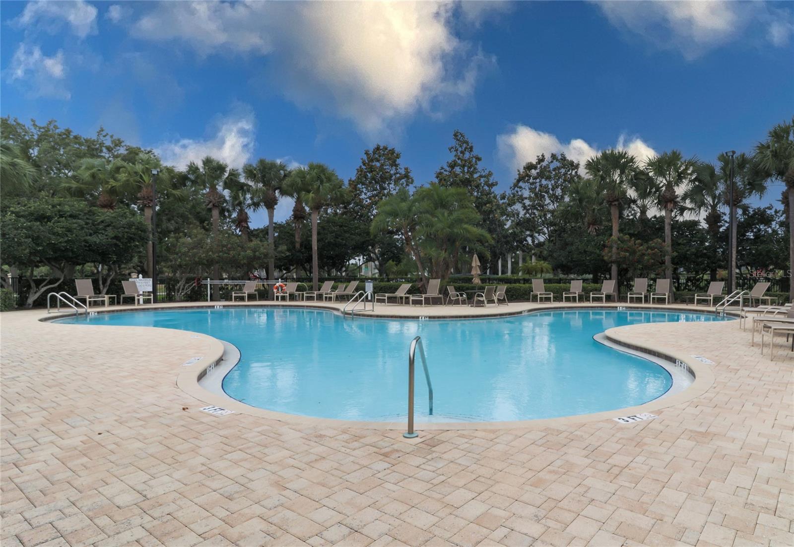 PALMA SOLA TRACE - Residential