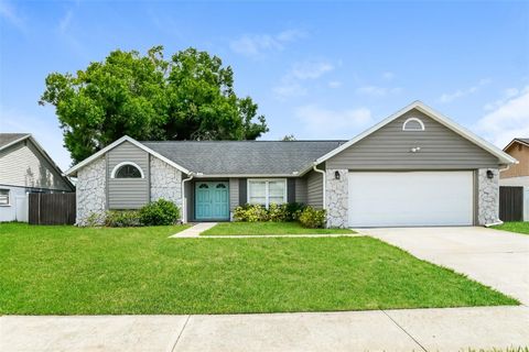 A home in VALRICO