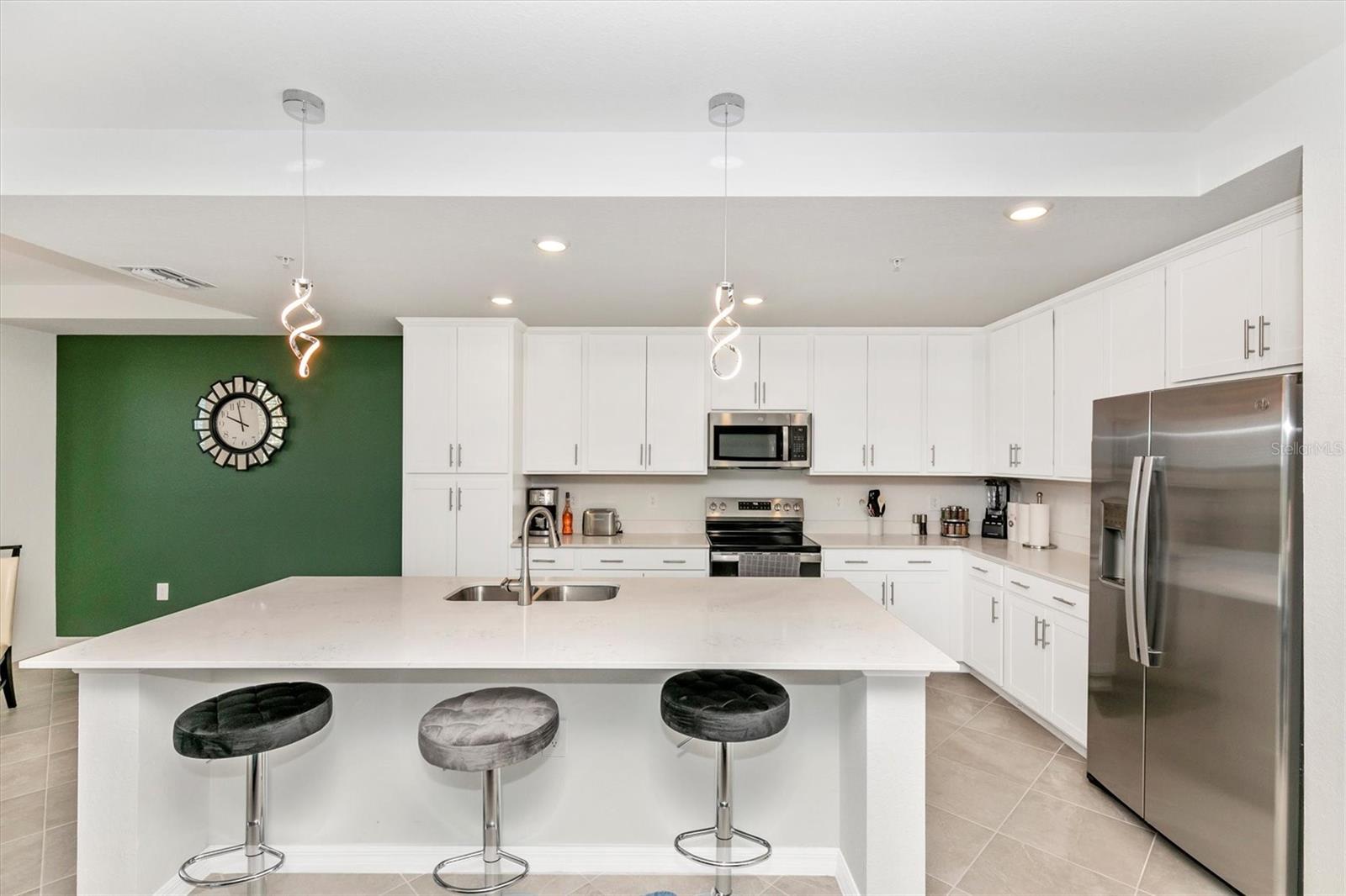 WELLEN PARK GOLF & COUNTRY CLUB - Residential Lease
