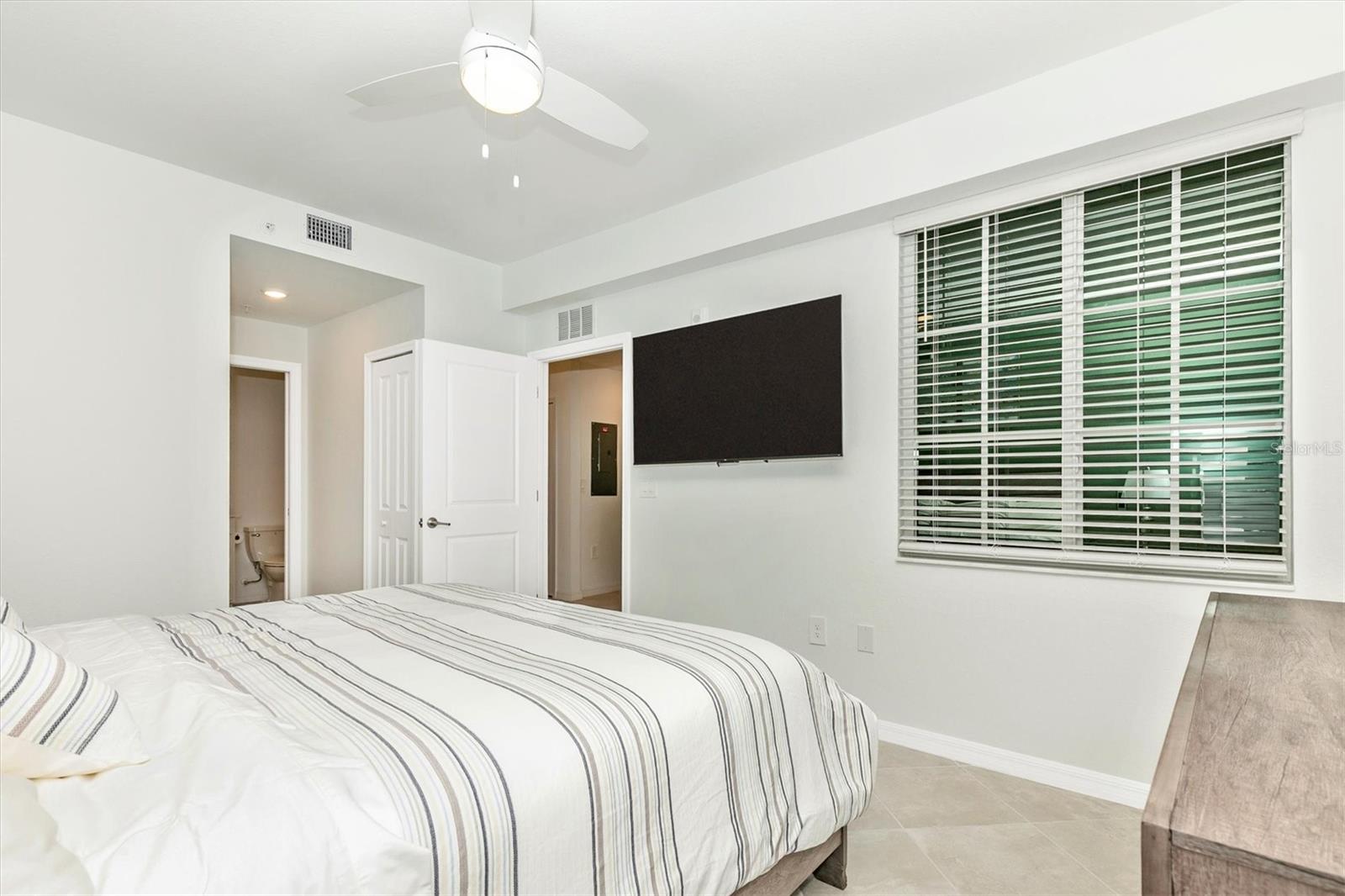 WELLEN PARK GOLF & COUNTRY CLUB - Residential Lease