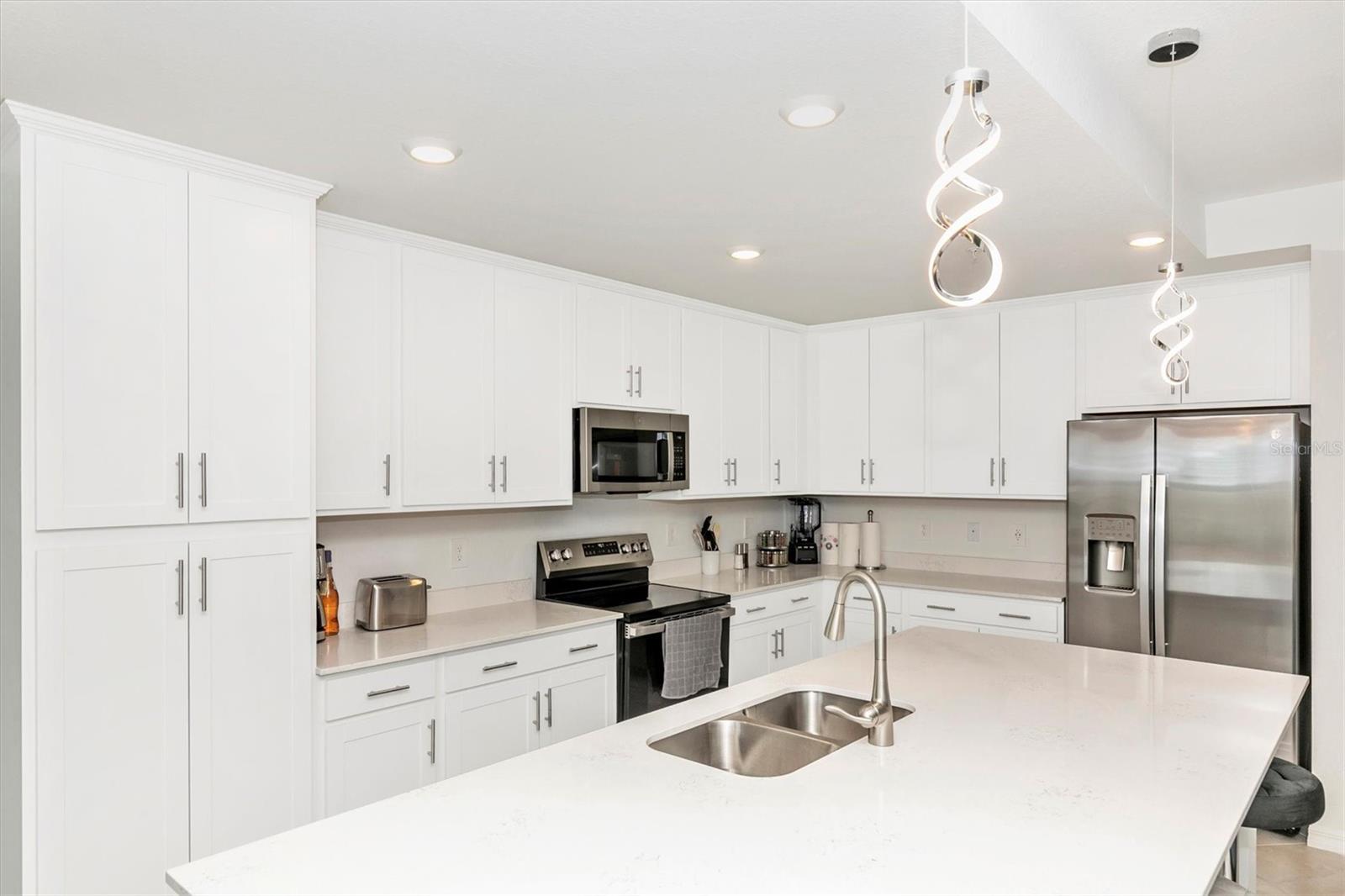 WELLEN PARK GOLF & COUNTRY CLUB - Residential Lease