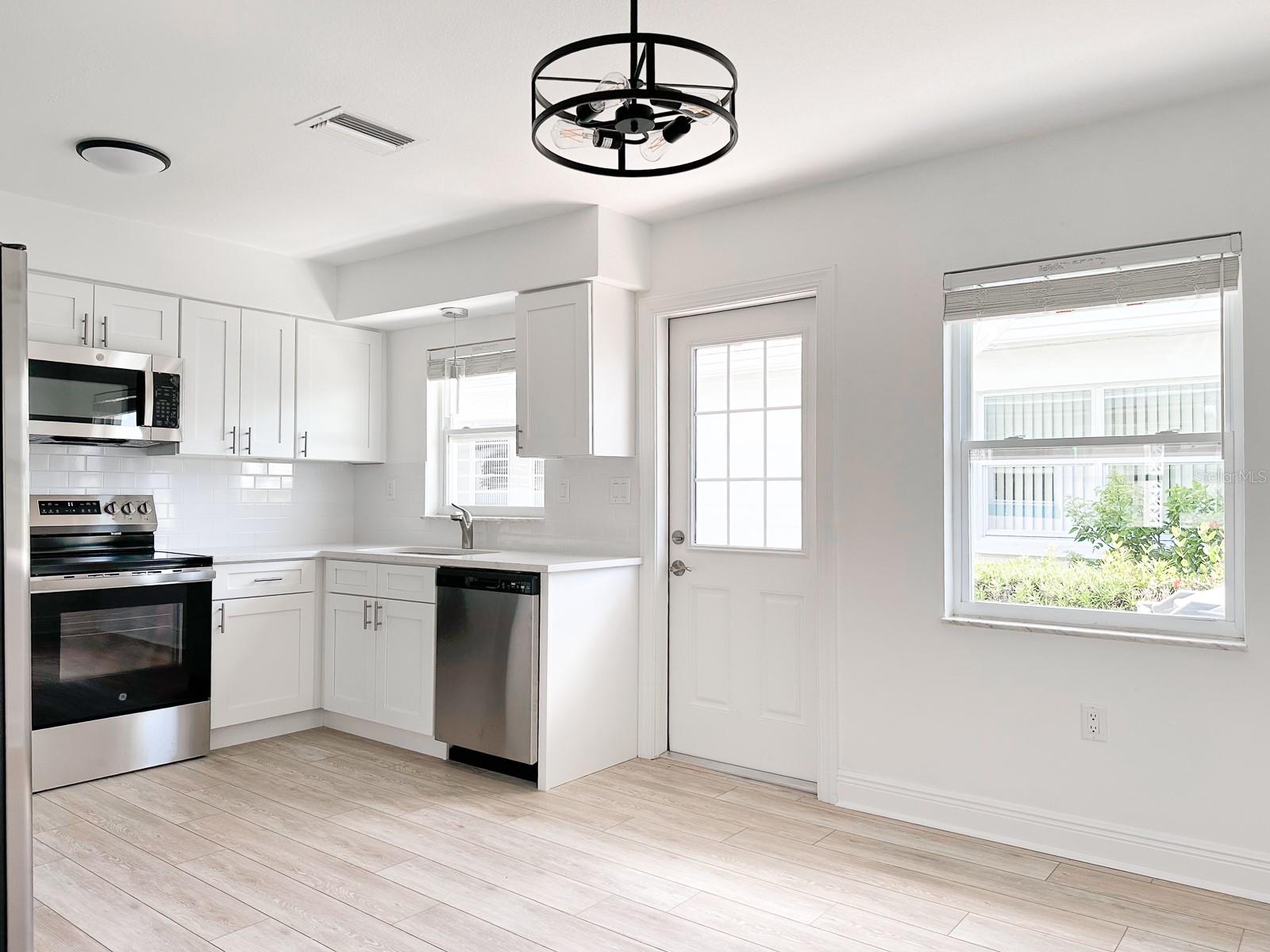 ISLE OF PALMS - Residential Income