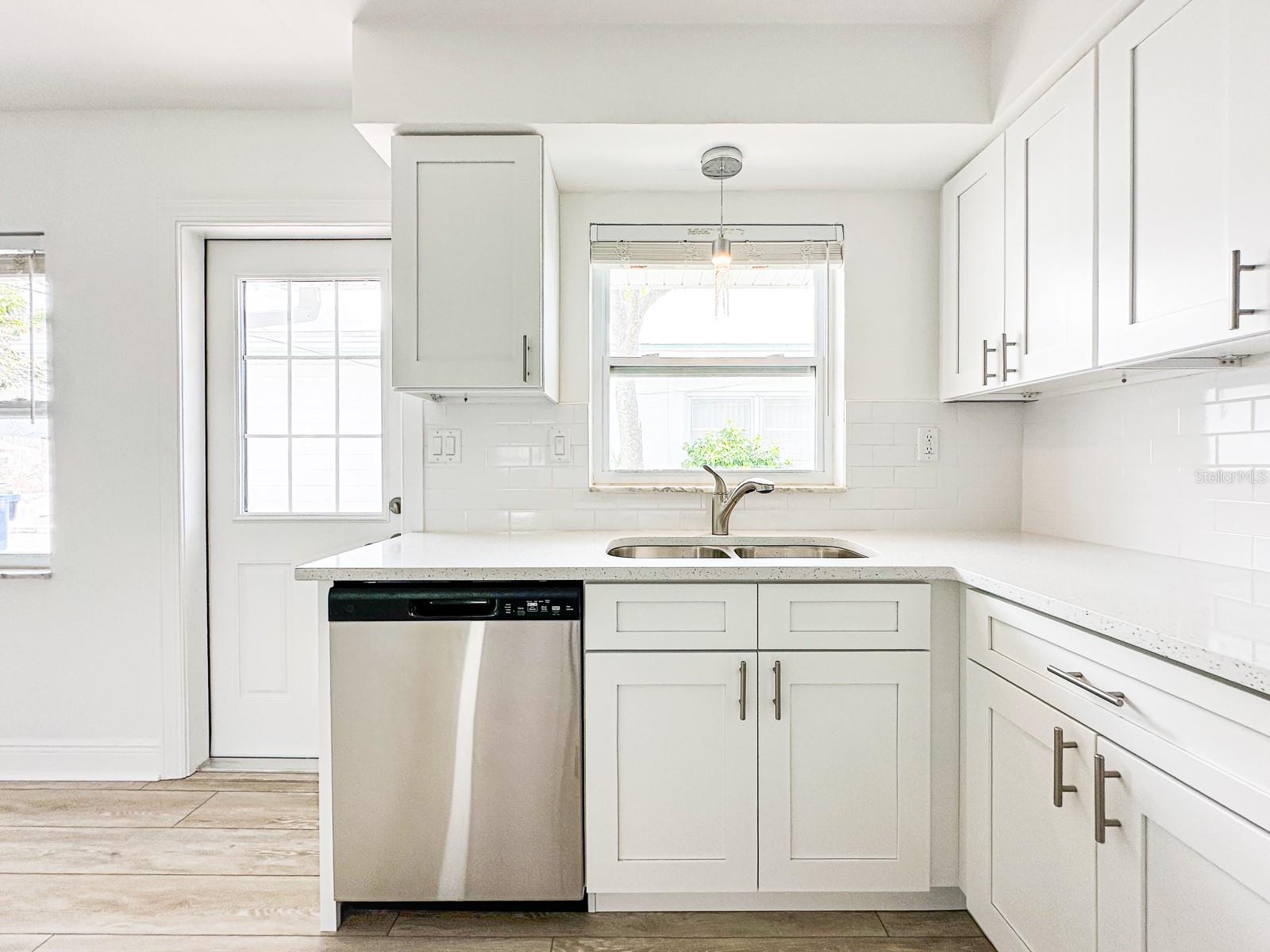 ISLE OF PALMS - Residential Income