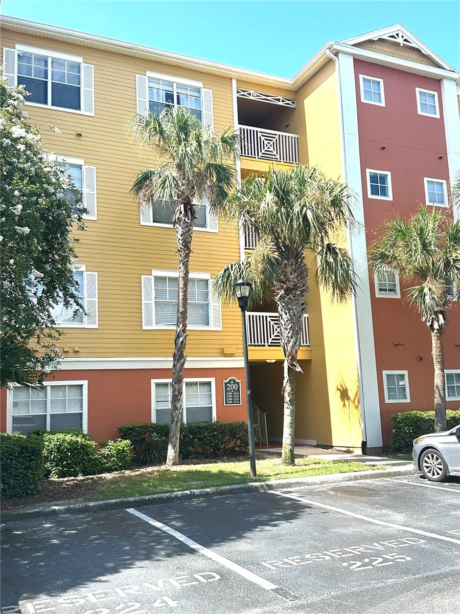 Experience the opulent lifestyle provided by this meticulously maintained condominium located in the heart of charming South Tampa. This unit on the third floor, featuring 1 bedroom, 1 bathroom, newly painted interiors and luxury vinyl flooring in the bedroom, as well as beautiful wood flooring in the living area, includes a convenient in-unit washer and dryer and a contemporary open-concept layout perfect for luxurious living. Grand Key offers a variety of top-of-the-line amenities, including a generously sized heated pool, a state-of-the-art fitness center, an indoor basketball court, assigned parking just steps away from the unit, professional on-site management and maintenance services, a car wash facility, a playground, and multiple outdoor lounging and barbecue areas for delightful gatherings—all surrounded by lush, tropical greenery. Indulge in all of these luxuries at an exceptional value with some of the most competitive HOA fees in the area. Don't miss out on this opportunity—schedule your exclusive viewing today!