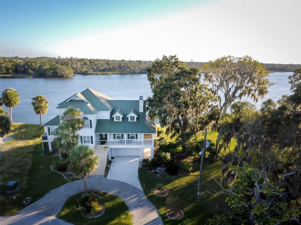 Real estate matching your search 12 Photo of 2130 NW 14th Street, Crystal River, FL 34428 (MLS # V4945558)