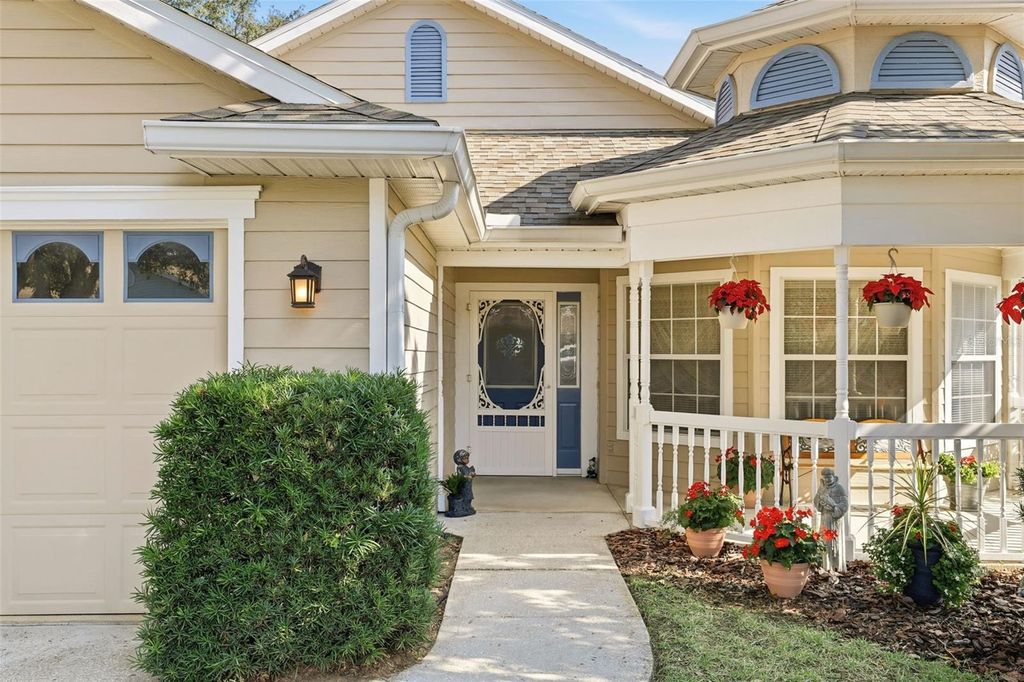 Photo of 864 Lake Elsie Drive, Tavares, FL 32778 (MLS # O6363698)