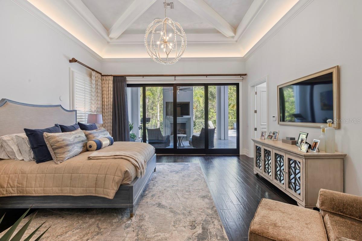 GOLDEN OAK - Residential