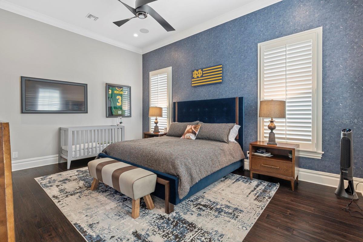 GOLDEN OAK - Residential