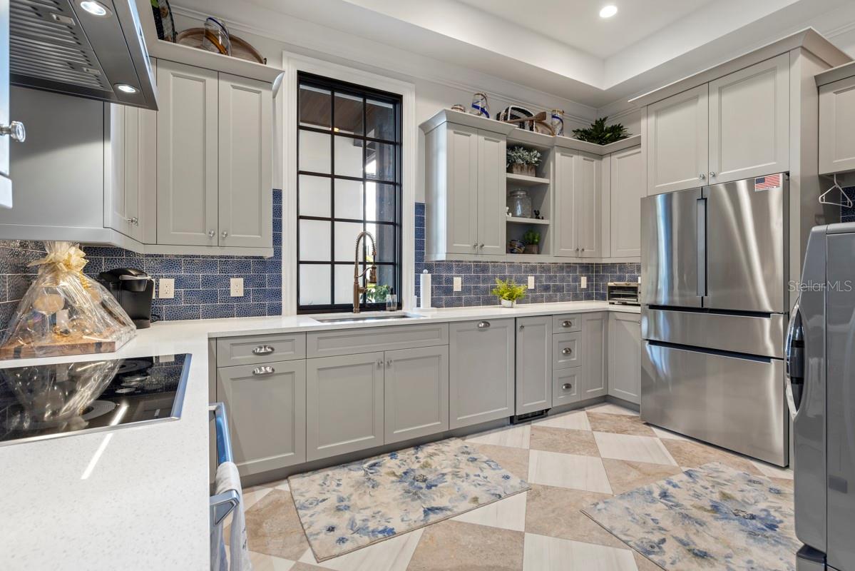 GOLDEN OAK - Residential