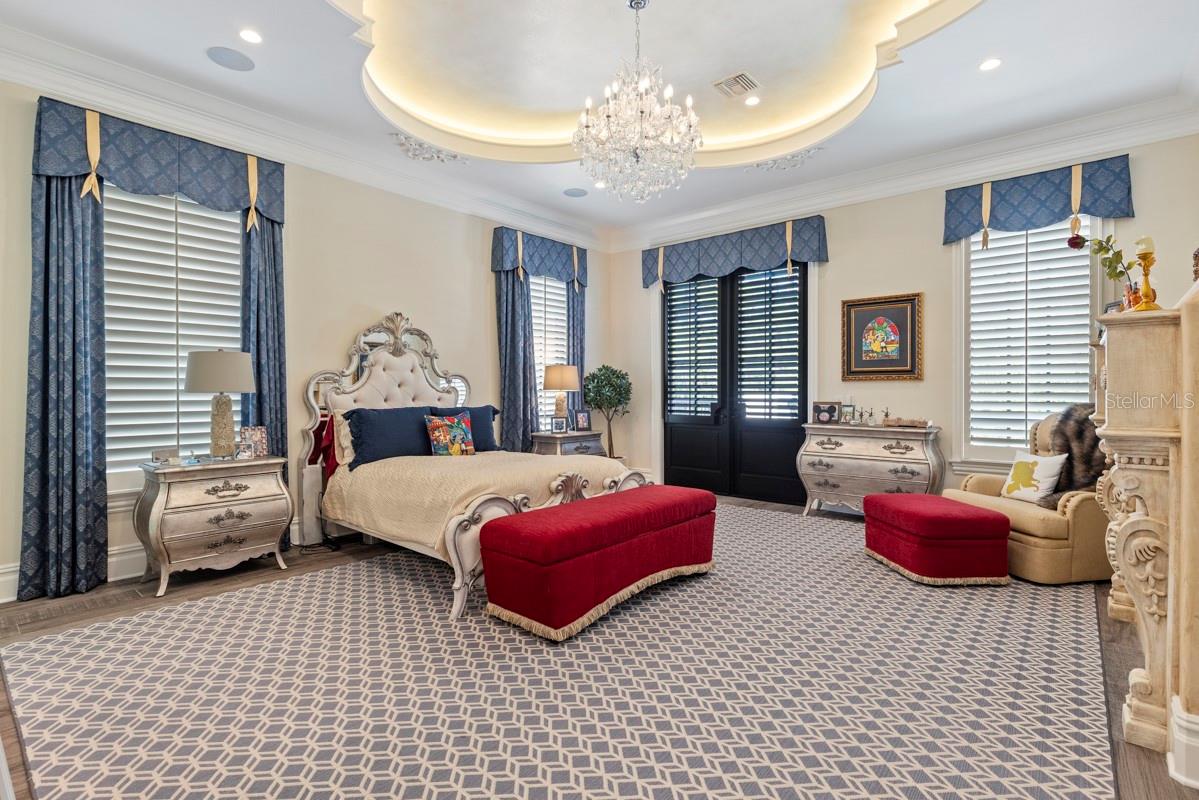 GOLDEN OAK - Residential
