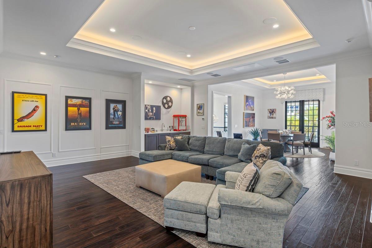 GOLDEN OAK - Residential