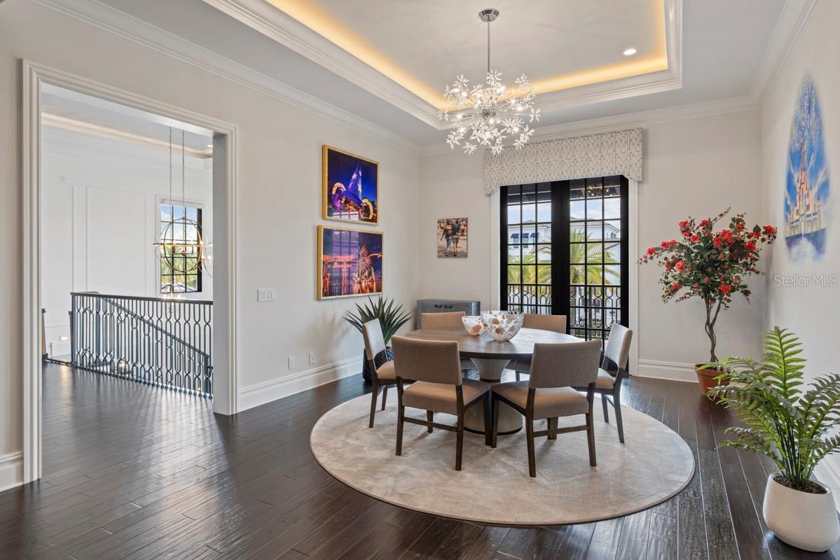 GOLDEN OAK - Residential