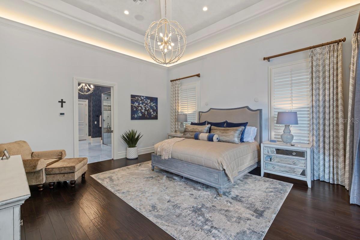 GOLDEN OAK - Residential