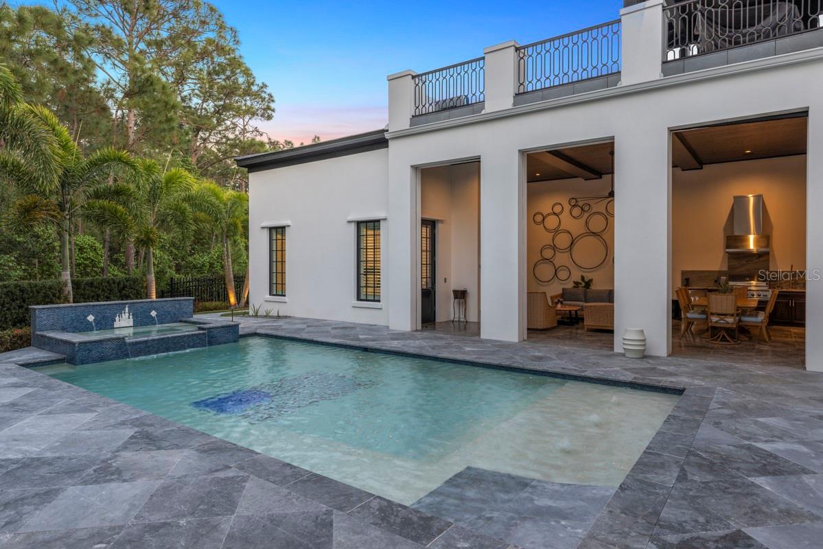GOLDEN OAK - Residential