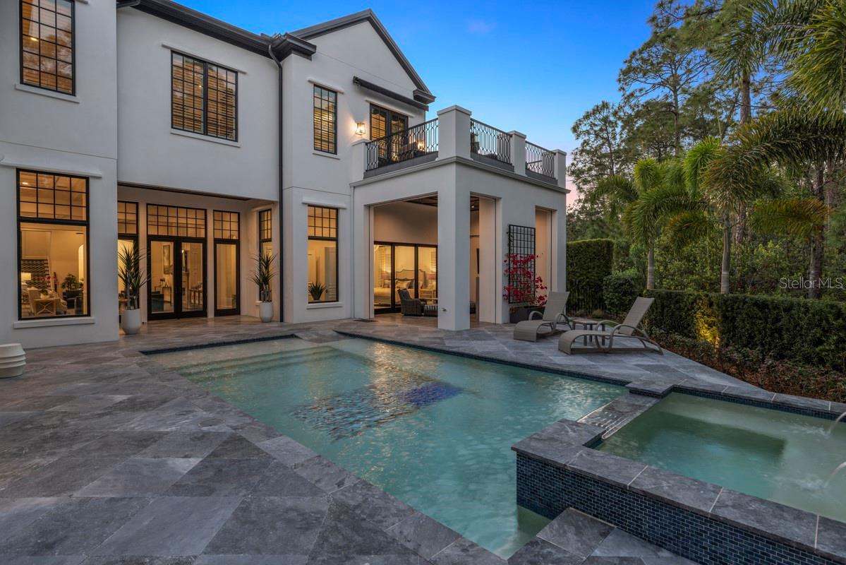 GOLDEN OAK - Residential