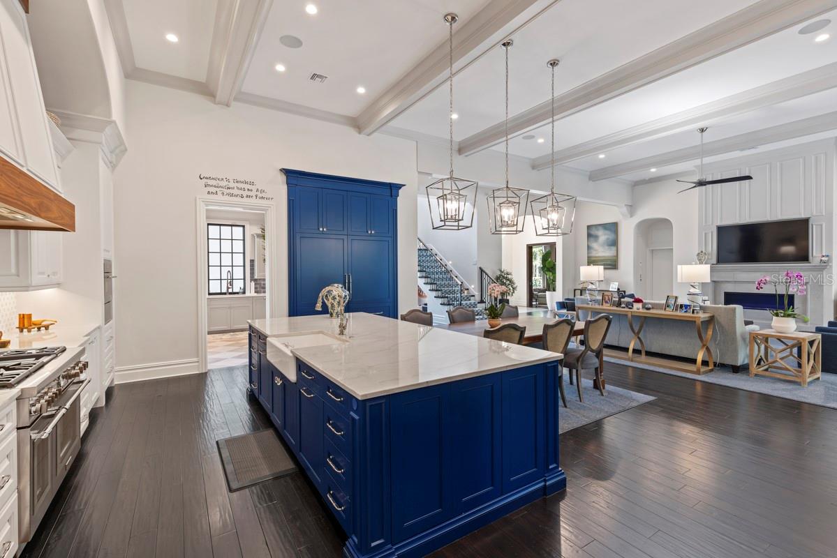 GOLDEN OAK - Residential