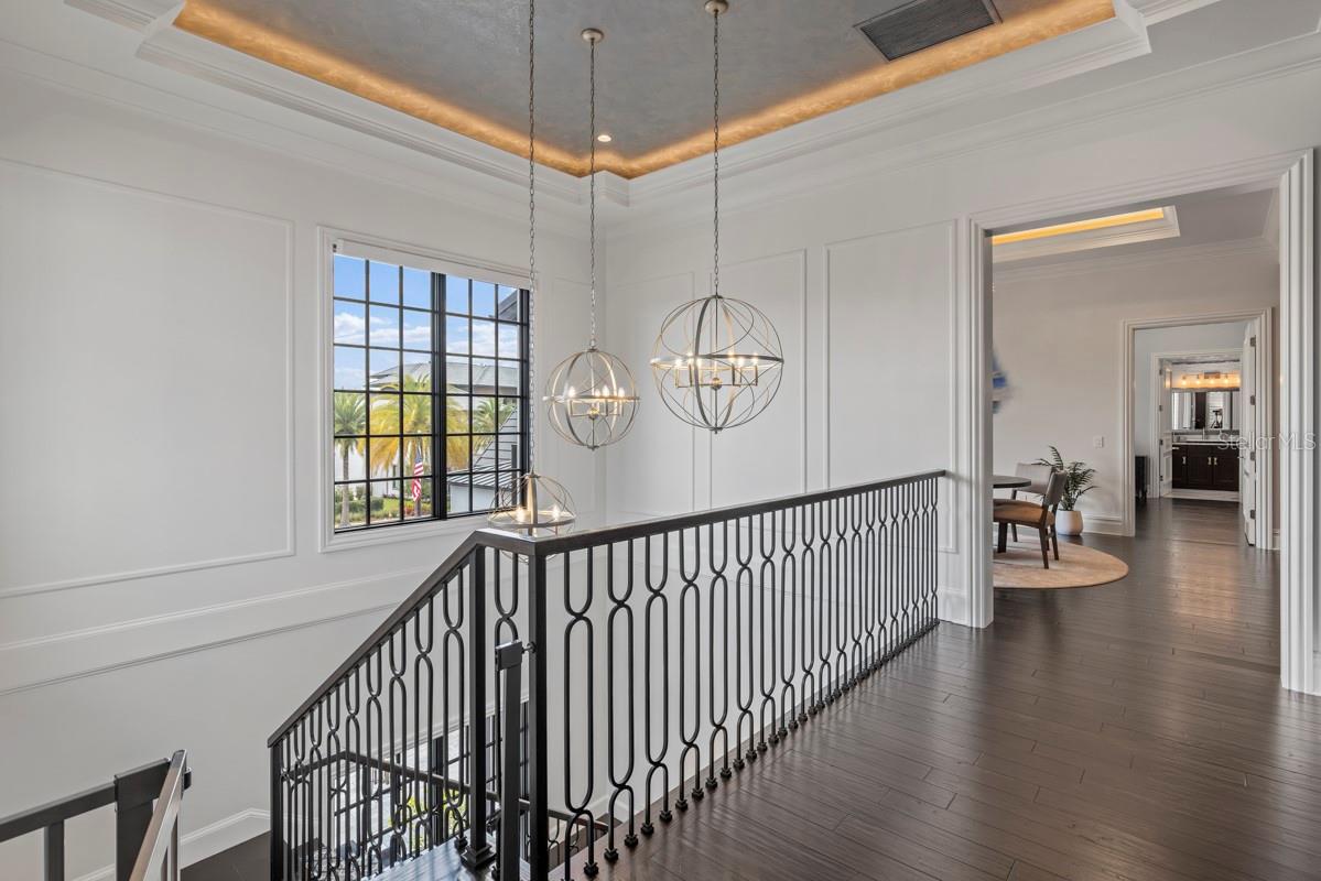 GOLDEN OAK - Residential
