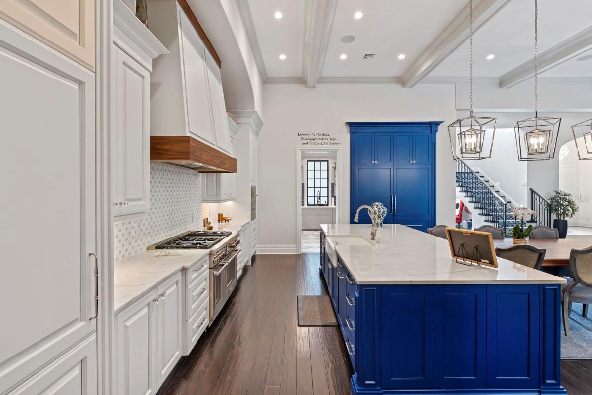 GOLDEN OAK - Residential