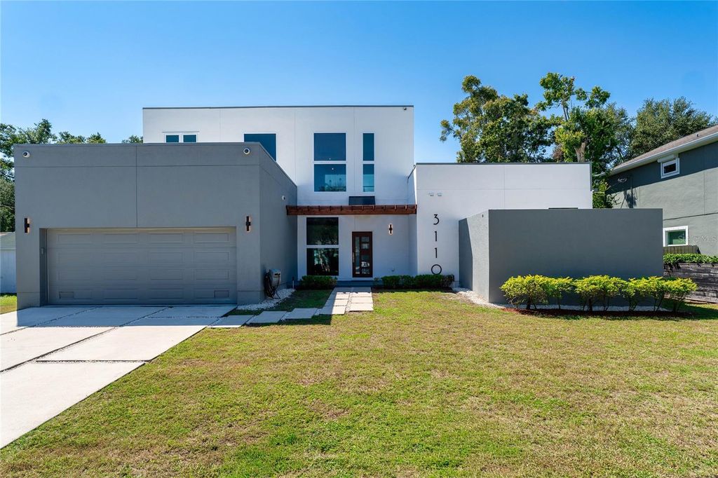 Photo of 3110 W Napoleon Avenue, Tampa, FL 33611 (MLS # TB8429987)