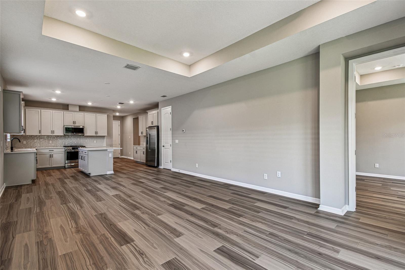 SWEETWATER VILLAS AT LAKEWOOD RANCH - Residential