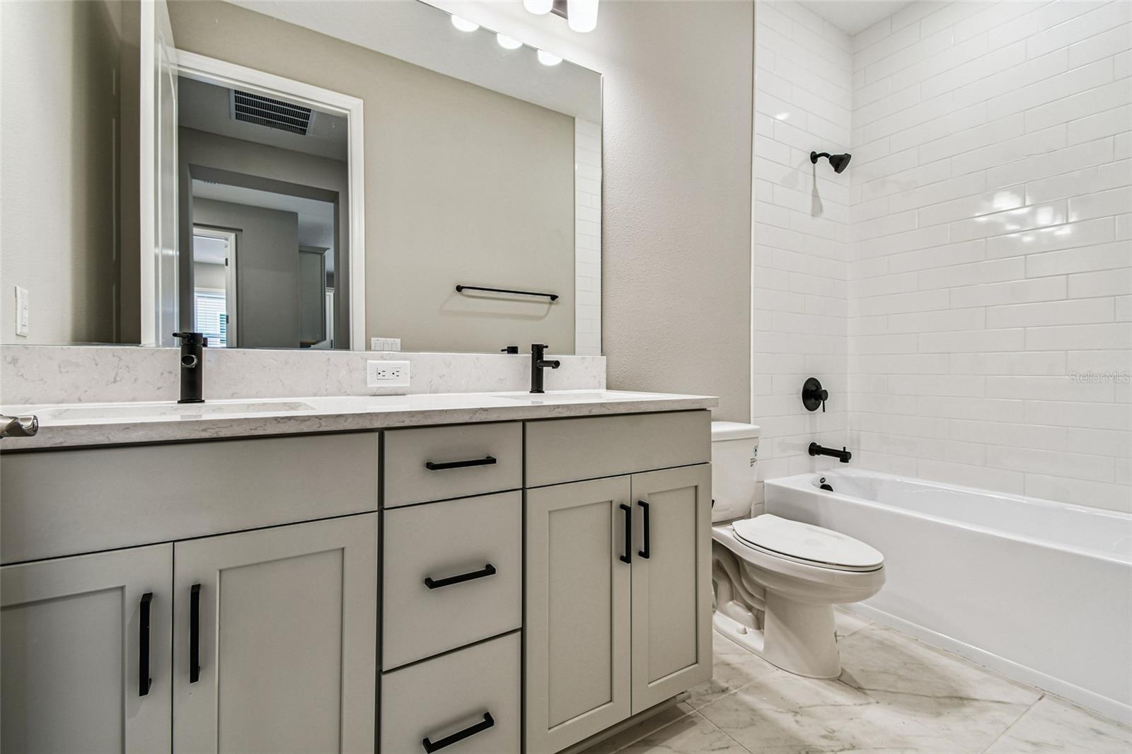 SWEETWATER VILLAS AT LAKEWOOD RANCH - Residential