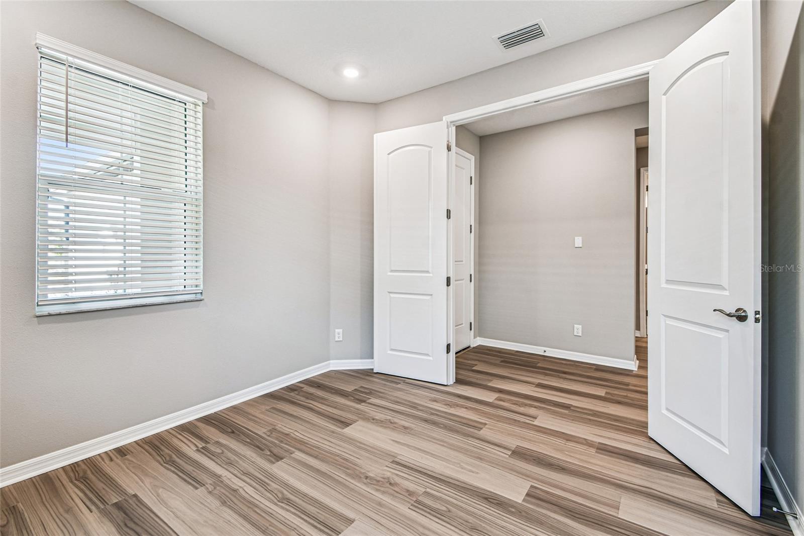 SWEETWATER VILLAS AT LAKEWOOD RANCH - Residential