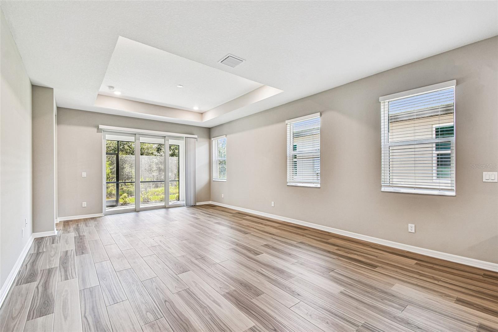 SWEETWATER VILLAS AT LAKEWOOD RANCH - Residential