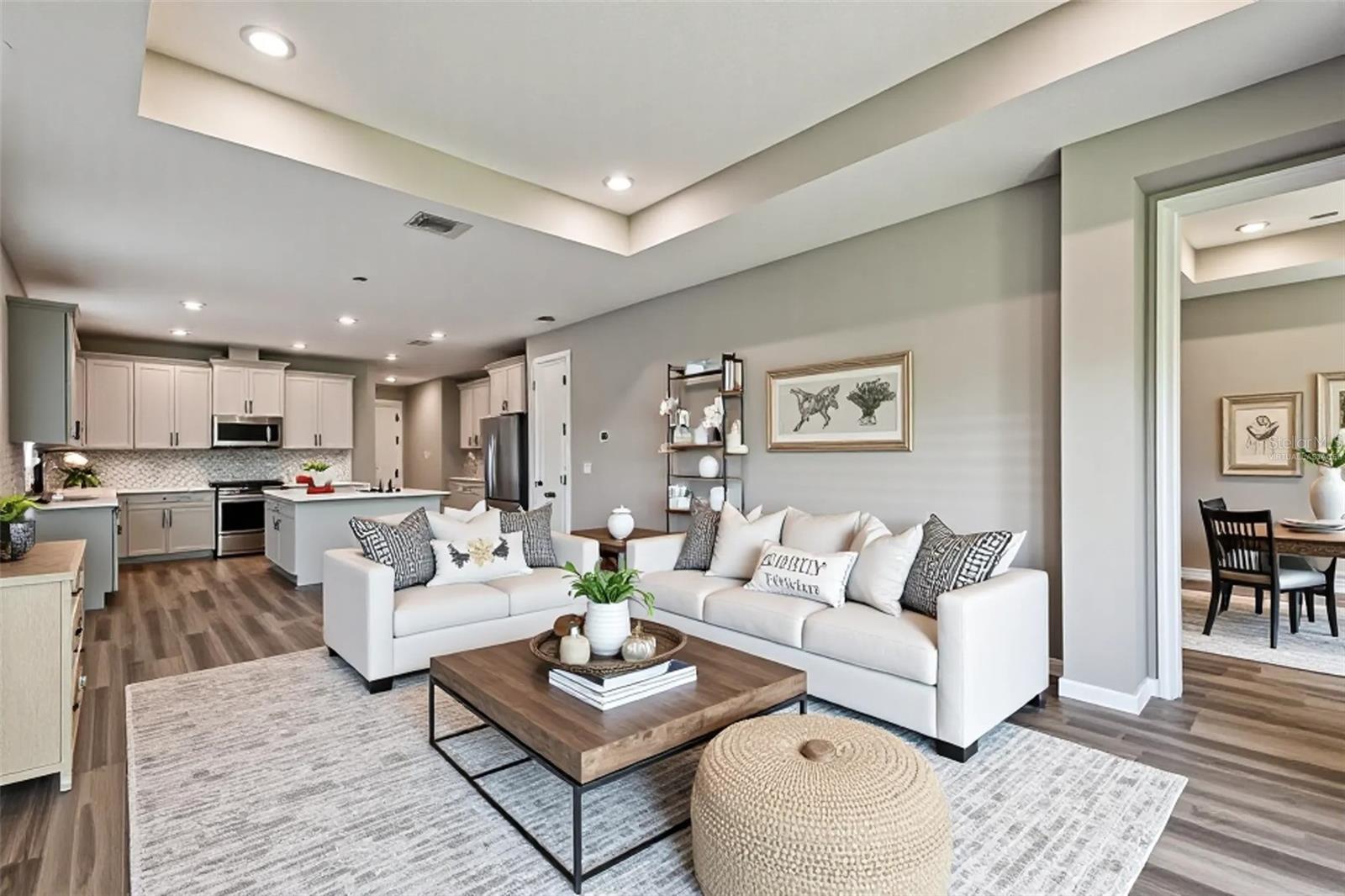 SWEETWATER VILLAS AT LAKEWOOD RANCH - Residential