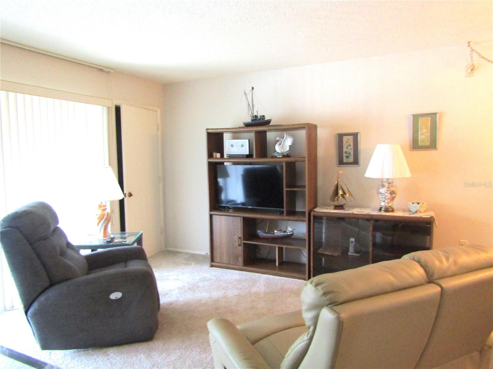 PINEBROOK HOLLOW - Residential Lease