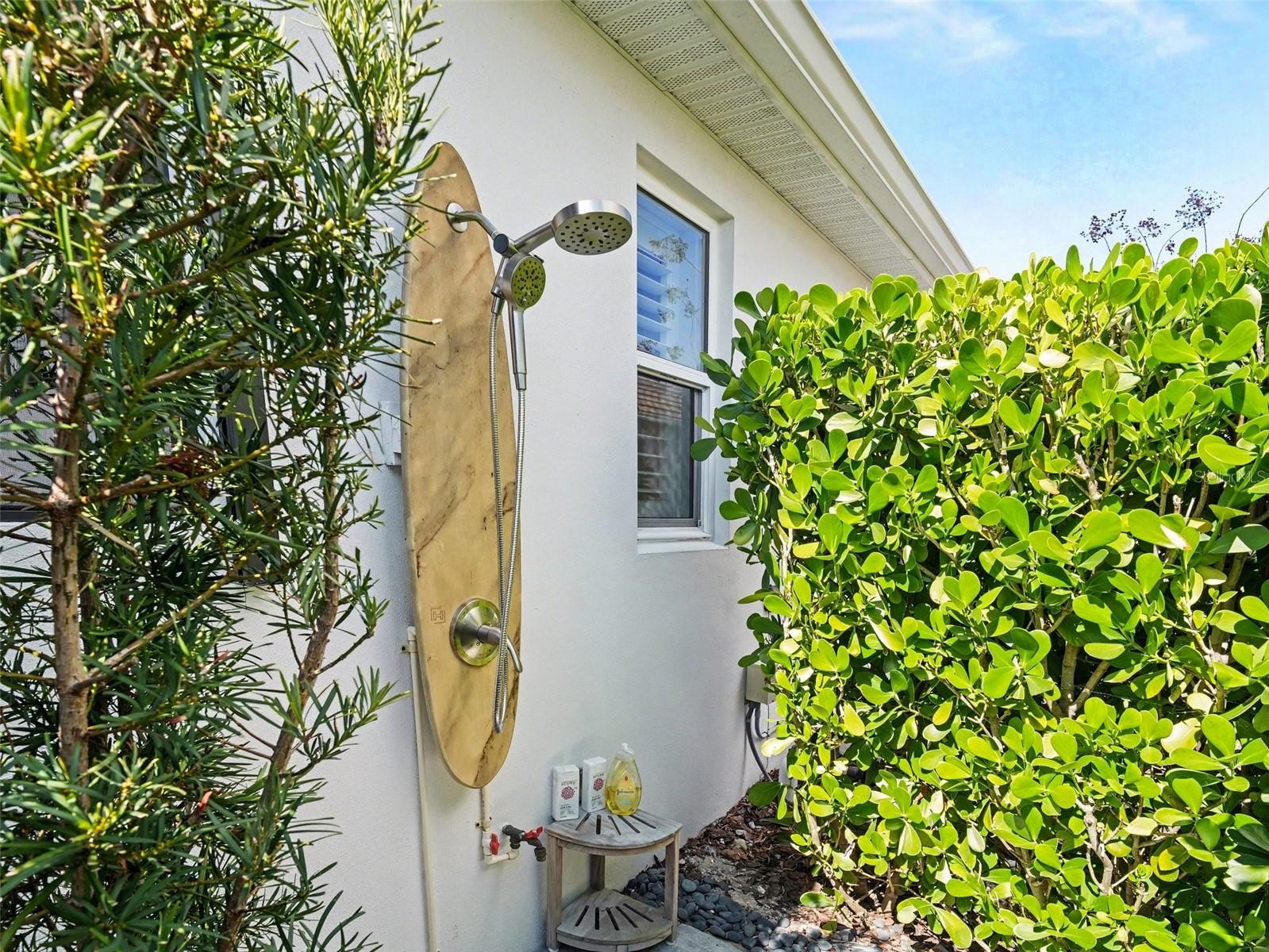 LAKEHOUSE COVE/WATERSIDE PH 2 - Residential