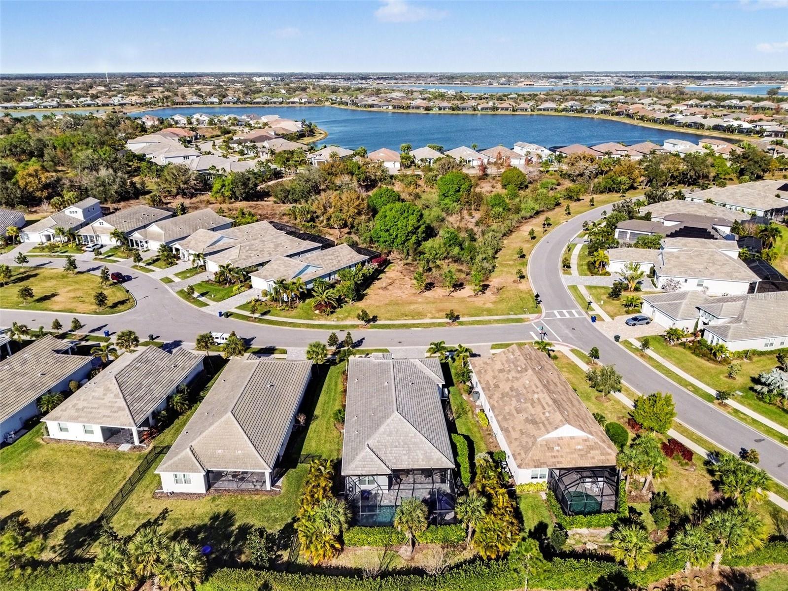 LAKEHOUSE COVE/WATERSIDE PH 2 - Residential