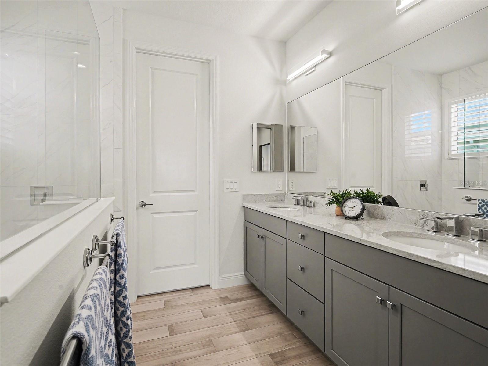 LAKEHOUSE COVE/WATERSIDE PH 2 - Residential