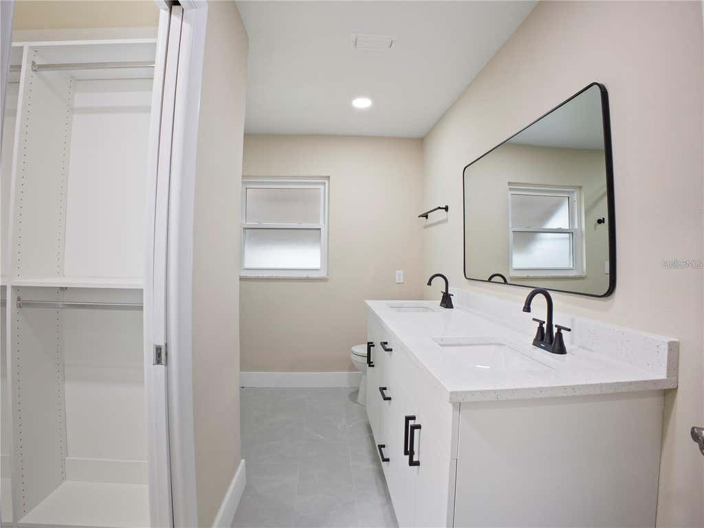 Photo of 196 W Lake Damon Drive, Avon Park, FL 33825 (MLS # O6432070)