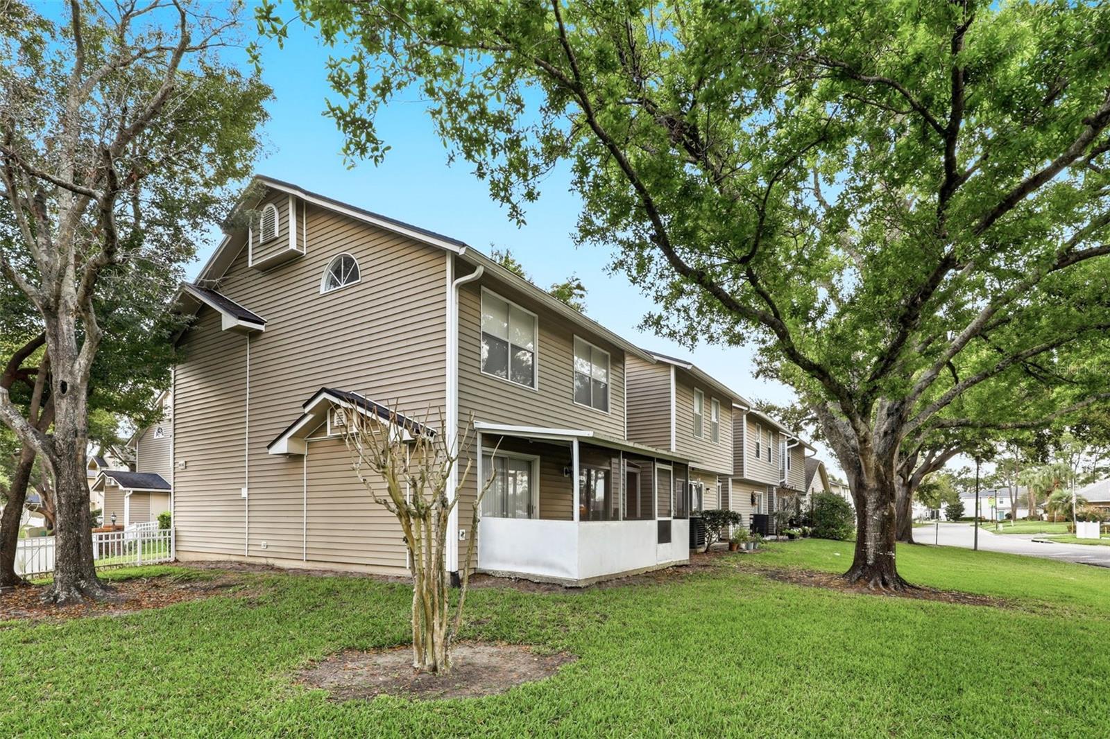 LAKEVIEW VILLAGE CONDO 09 - Residential