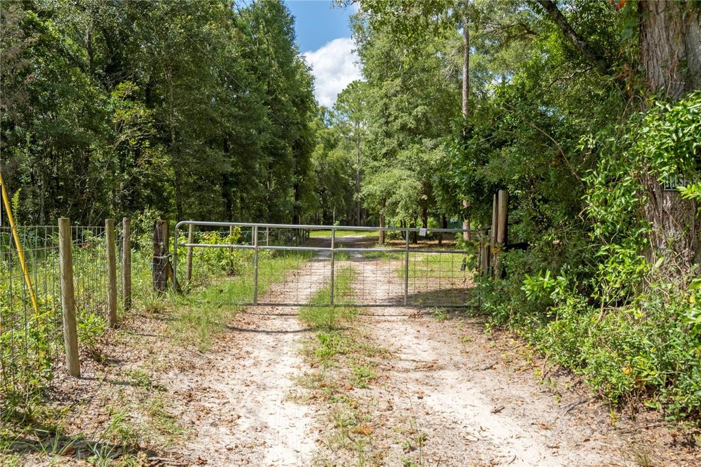 Photo of 3749 SW 22nd Place, Bell, FL 32619 (MLS # GC539630)