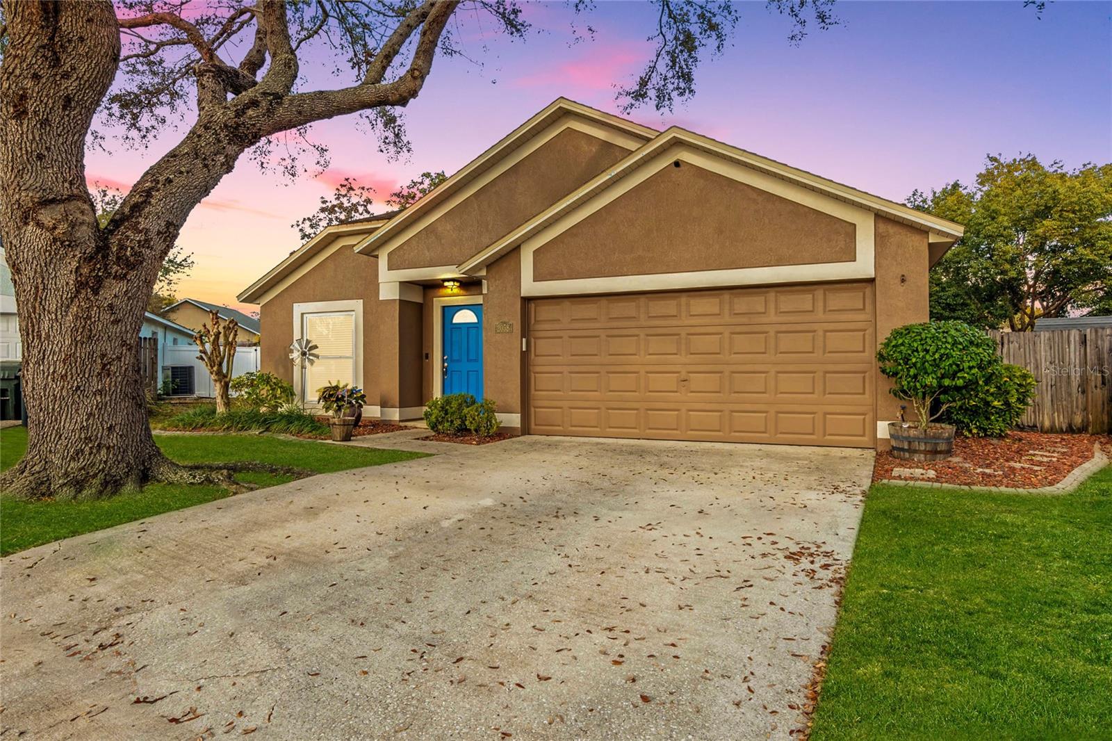 2058 CROSSCREEK COURT