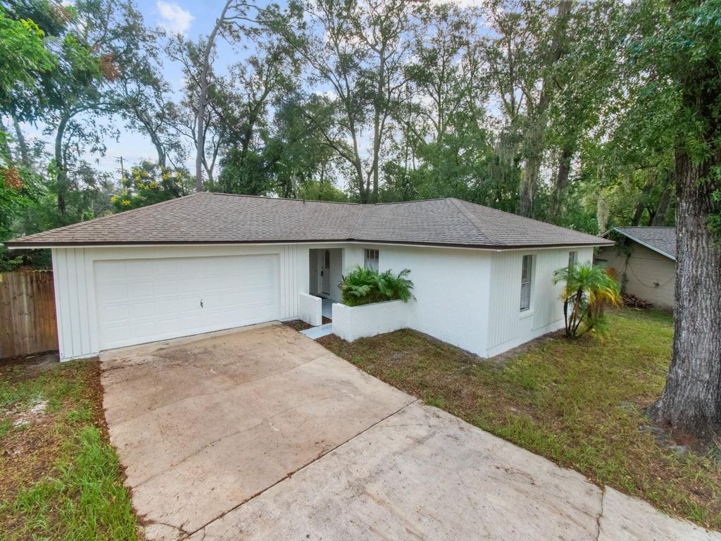 Photo of 905 Levee Court, Altamonte Springs, FL 32714 (MLS # O6350025)