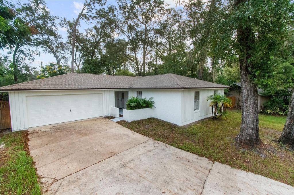 Photo of 905 Levee Court, Altamonte Springs, FL 32714 (MLS # O6350025)