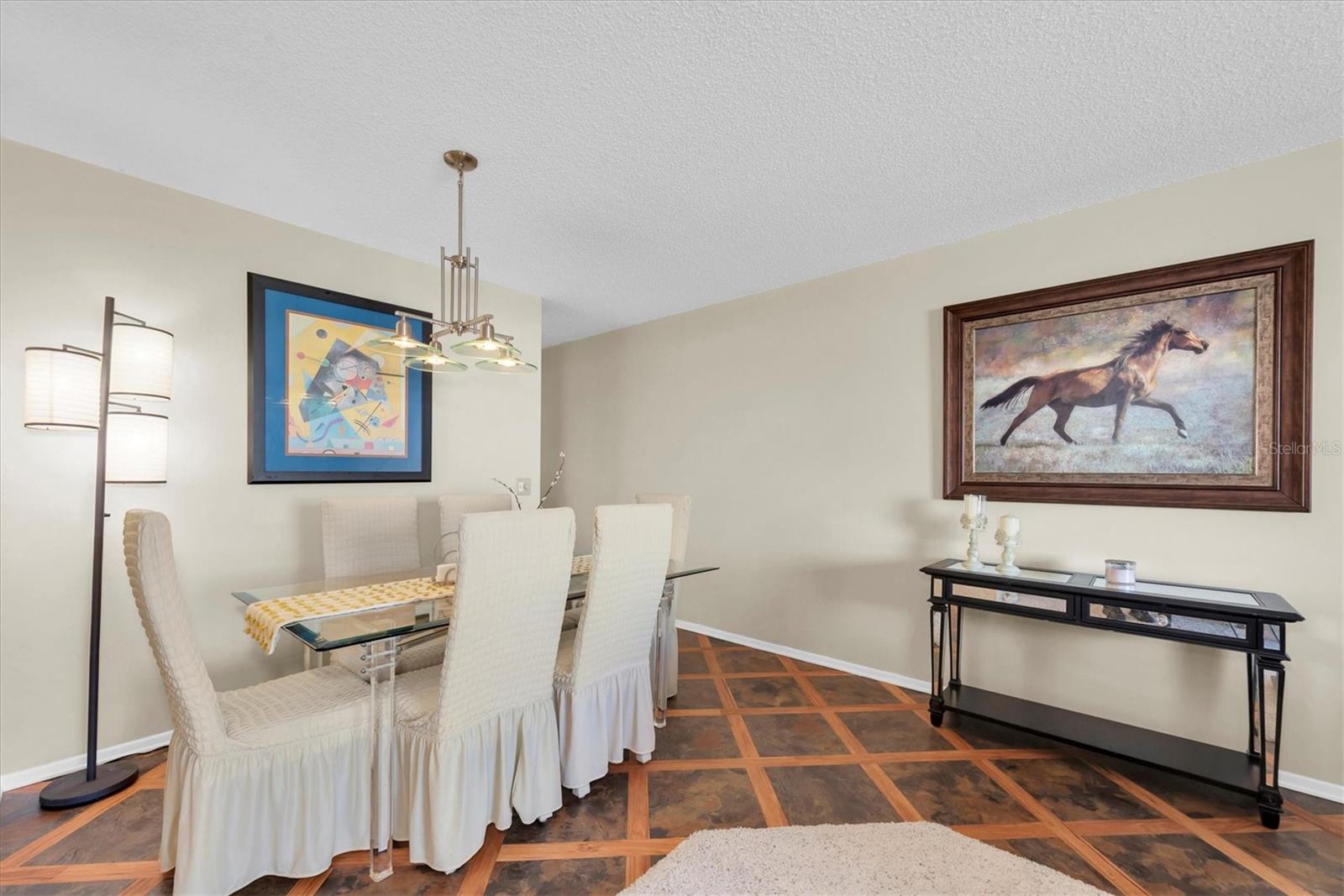 ON TOP OF THE WORLD - Residential Lease